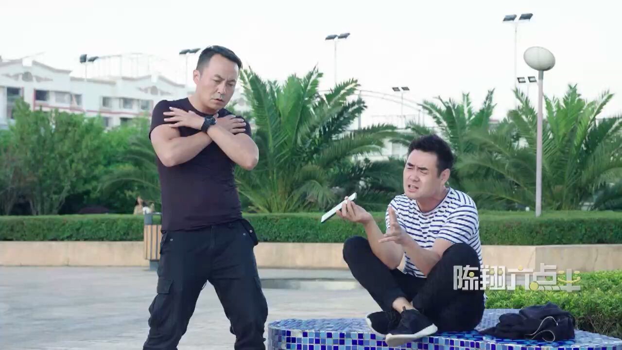 怒摔苹果!为智商寻求完美音质陈翔六点半