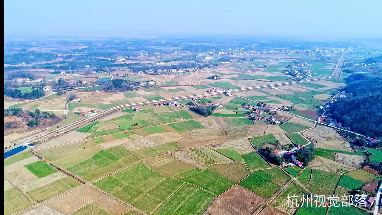 【超市阿姨抱怨中国人没素质遭男子怒怼:老子