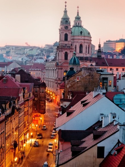 布拉格，宛如在童话里长不大的城市