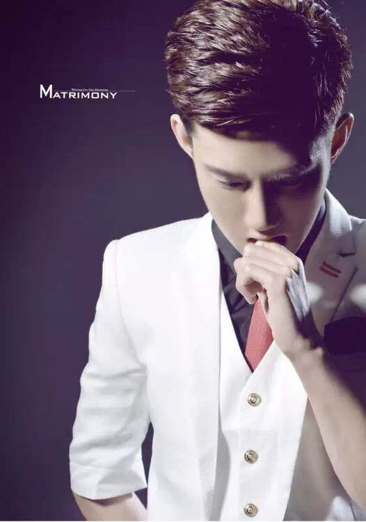 阿哲昨晚回归直播,半小时拉到500w票!