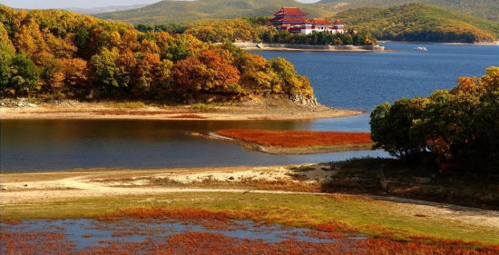 风景如画镜泊湖(图片来源于网络) 风景如画镜泊湖(图片来源于网络)