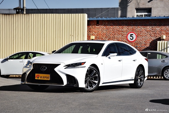 买车先看它：车主眼中的雷克萨斯LS和奔驰S级