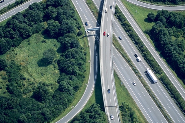 春节开车走高速回家 注意这些细节以免违法