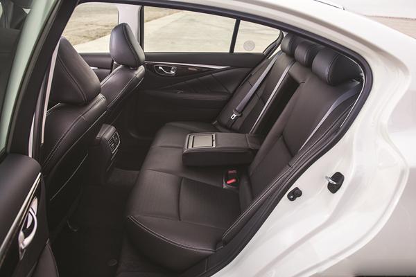 捷豹XE,英菲尼迪Q50,捷恩斯G70谁强谁弱?