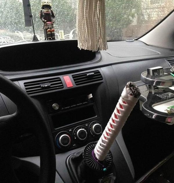 新手如何开好手动挡汽车?避开这6个驾驶陋习算成功一半