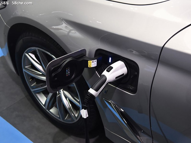 宝马新5系插电混动版将3月上市 续航61km