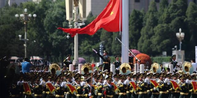 美国网友说中国是发达国家,应该接收难民,引发