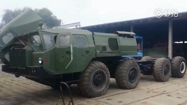 造型野蛮的霸气越野卡车，很有冲击力       ​