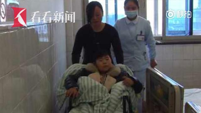 9岁男孩患直肠癌 隔离罩内期末考试