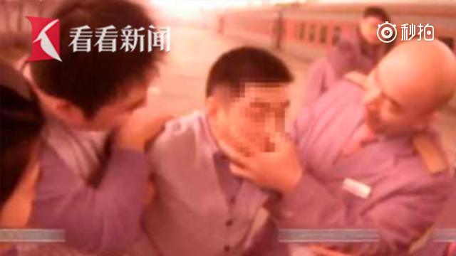 春运途中男子昏厥 乘务员救他一条命