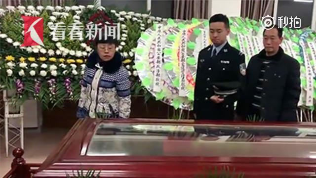 苦寻恩人20年再见却在追悼会