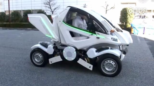 变形汽车 日本高达设计师自己操刀发明并制造了收款折叠变形电动车，这款折叠...