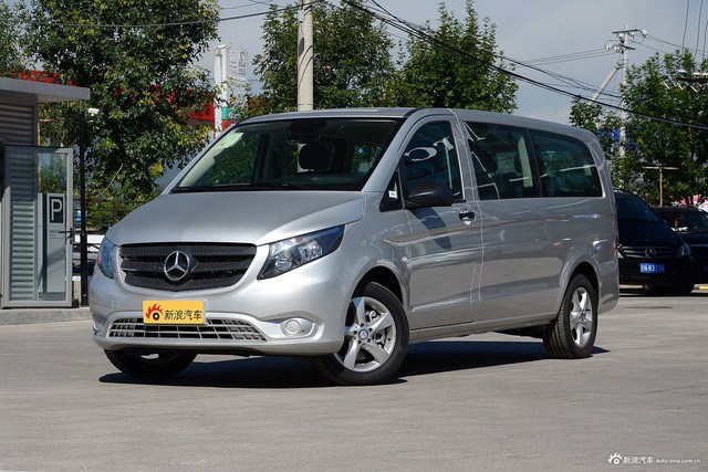 新车展厅：到店实拍新款奔驰威霆