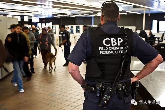 美国海关严查再升级 查微信?