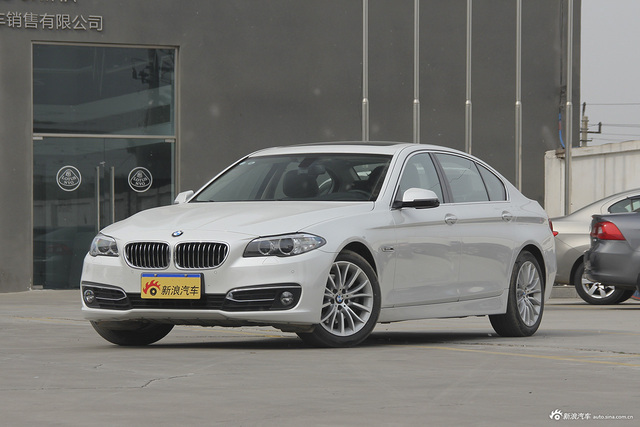 2017款宝马5系525Li 2.0T自动豪华设计套装 