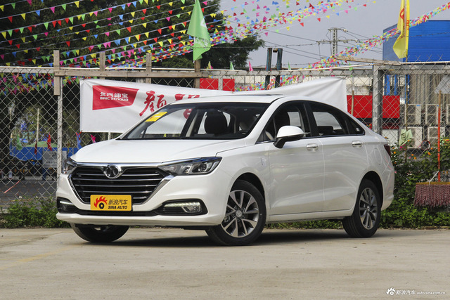2018款北汽绅宝D50 1.5L CVT尊贵智驾版