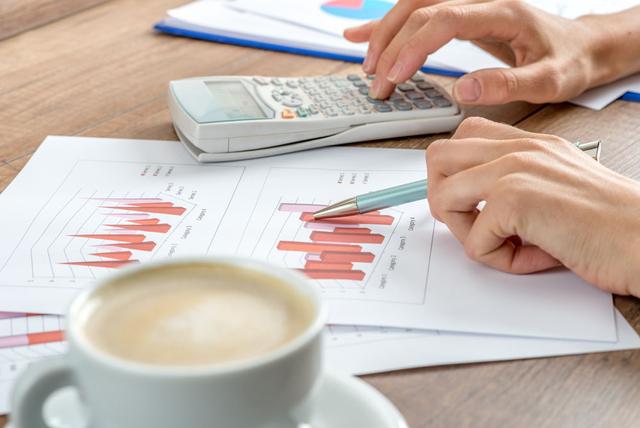 12月迎来开门红!年底股市有盼头了?_银行信