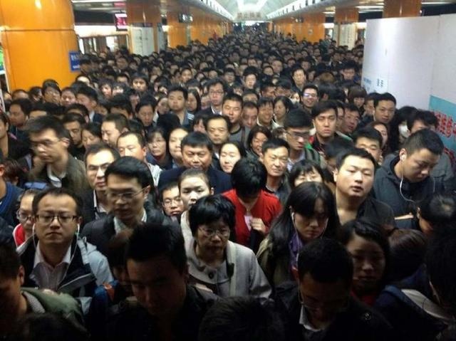 美国网友说中国是发达国家,应该接收难民,引发