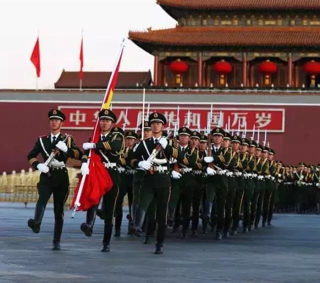 再见,武警国旗护卫队!你好,解放军仪仗队!(附直