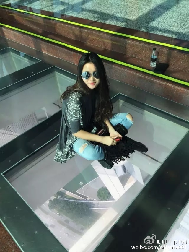 90后美少女在斯里兰卡边上学边创业