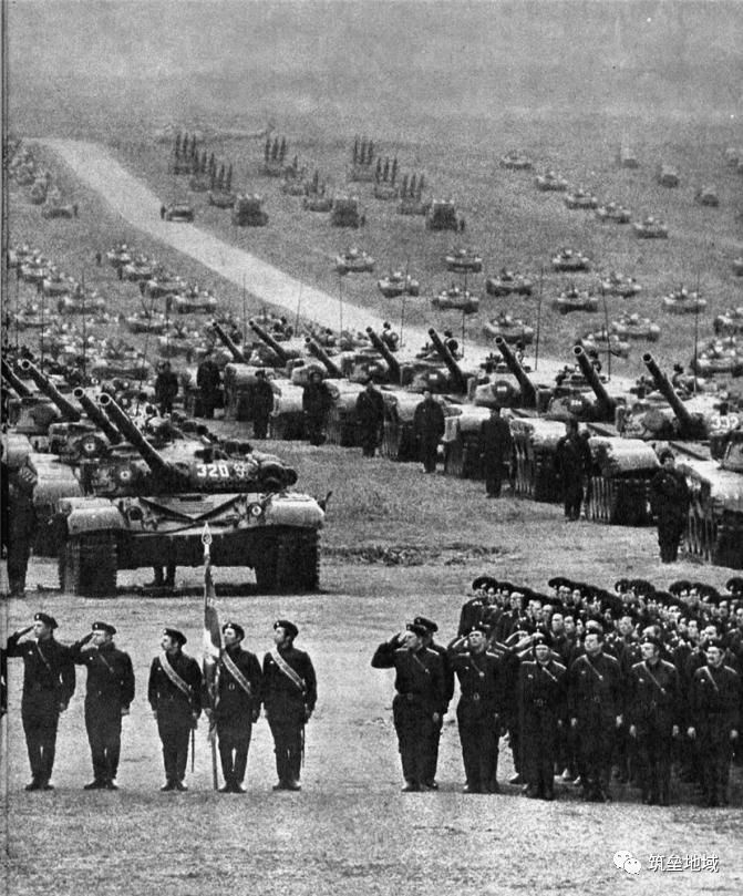 拖着核弹遛弯?小述用战术核武器开路的苏联西