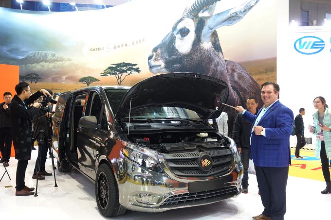 上海国际汽车零配件展览会开幕：真正车迷的嘉年华