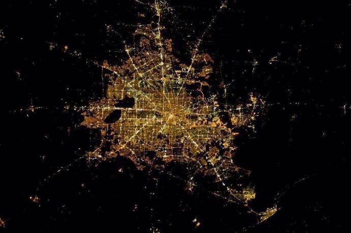 從太空中拍攝的城市夜景