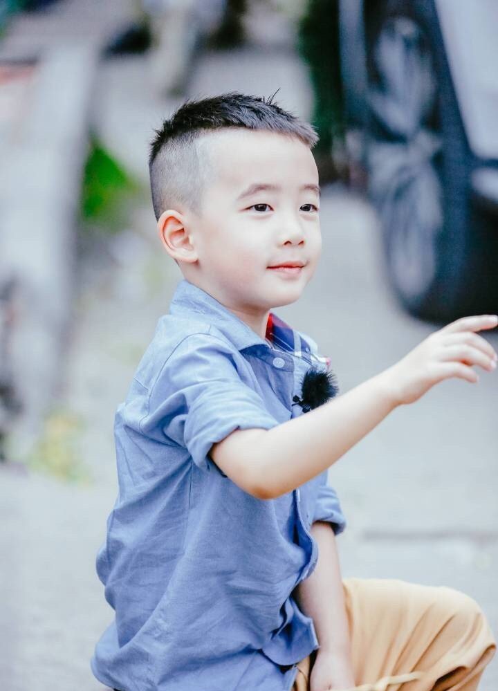 jasper真长大了,小甜椒越来越有爸爸的男人味儿,你们想他没?