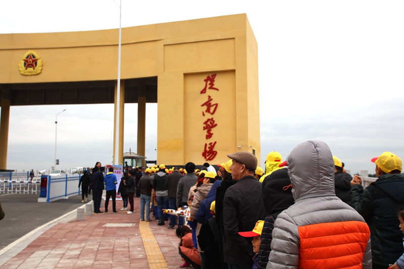 羡慕！南海舰队举办“军事开放日”活动，与威武战舰亲密接触！