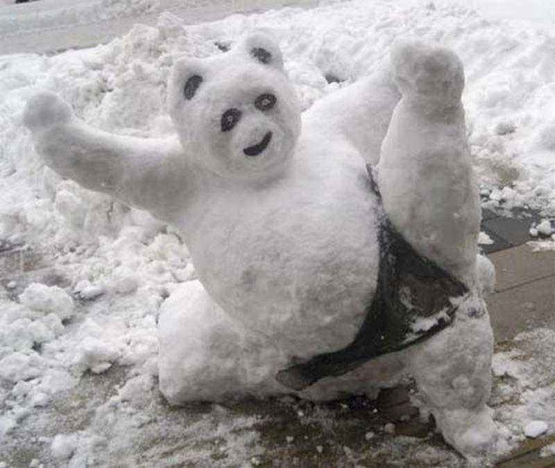搞笑奇葩图片:又到了堆雪人的季节,看看那些搞笑奇葩的雪人吧