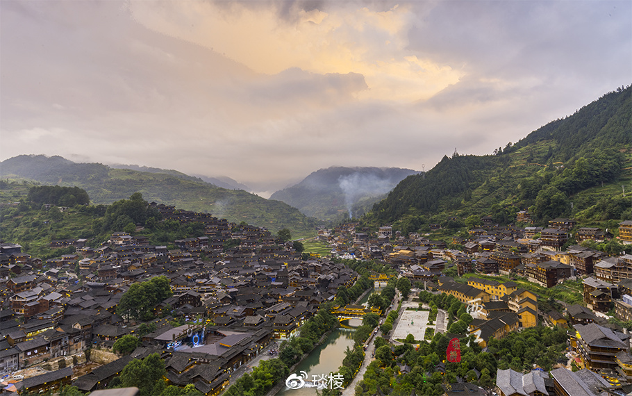 在世界最大的苗族村寨 体验高山流水的畅快与激情