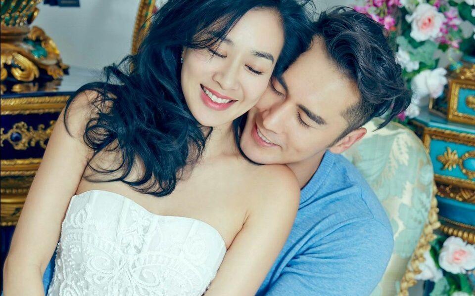 他俩居然没分手？细数圈里女大男小的情侣！