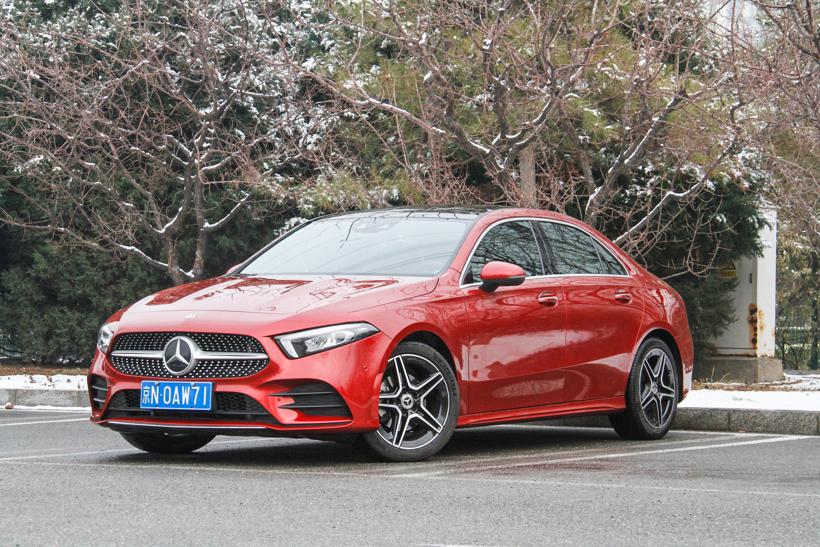 20万不到的奔驰A 是这个时代年轻人触手可及的梦想