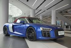 尽享自由，王者基因。 ----------奥迪R8