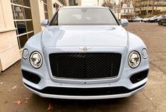 Bentley Bentayga V8,路上跑的也挺多的，喜欢么