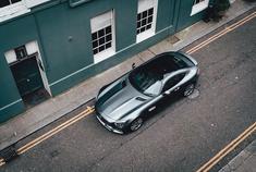 汽车美图抢先看：奔驰amg gtr这货路上少见