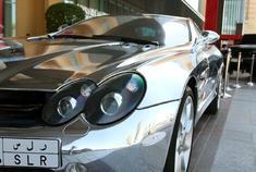 Benz SLR McLaren像极了夜空中最闪亮的星。