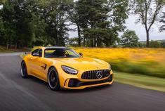 奔驰GT R，感觉整个GT系列根本在街上见不到啊……