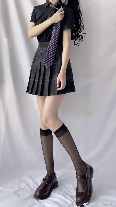 运动装换装jk制服,小姐姐没换装之前,帅到爆炸!