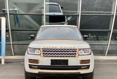 路虎揽胜加长创世版，人生巅峰车型毋庸置疑。