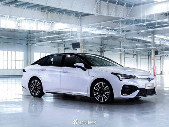 “广州购买新能源车综合补贴1万元”