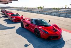 五代马王：有一种红只属于法拉利 有没有想立马开出去兜风的冲动