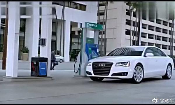 五五糖糖女司机给轿车加柴油 奥迪创意广告 .