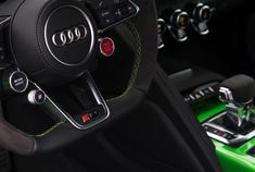 这绿色真够犀利的 像条危险的 奥迪R8 V10 Performance