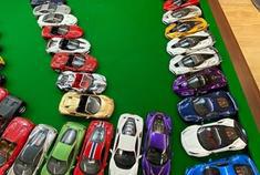 汽车美图：1/18法拉利大规模聚会