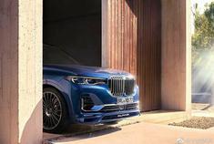 五秒内破百的宝马X7，带着三排人一起疯的快乐！