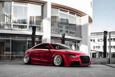 汽车美图赏析：带防滚架的红色奥迪TT