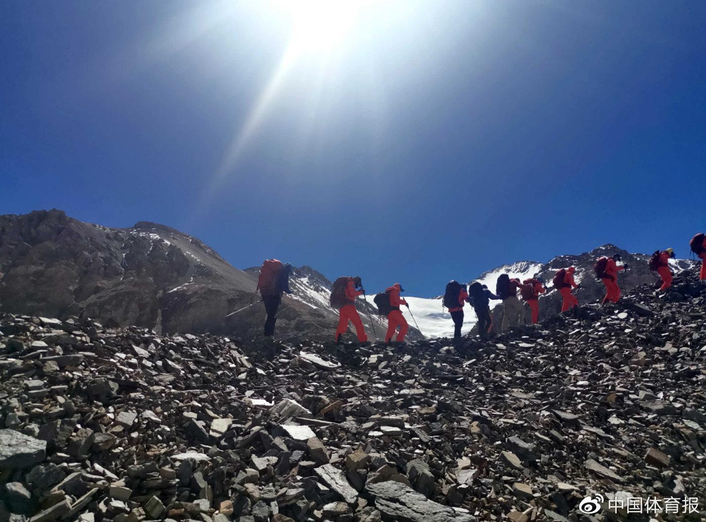 三度冲击终成功 2020测量登山队登顶一波三折