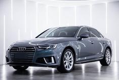 奥迪A4L，喜欢这个颜色的会非常喜欢，仪表改成S4...