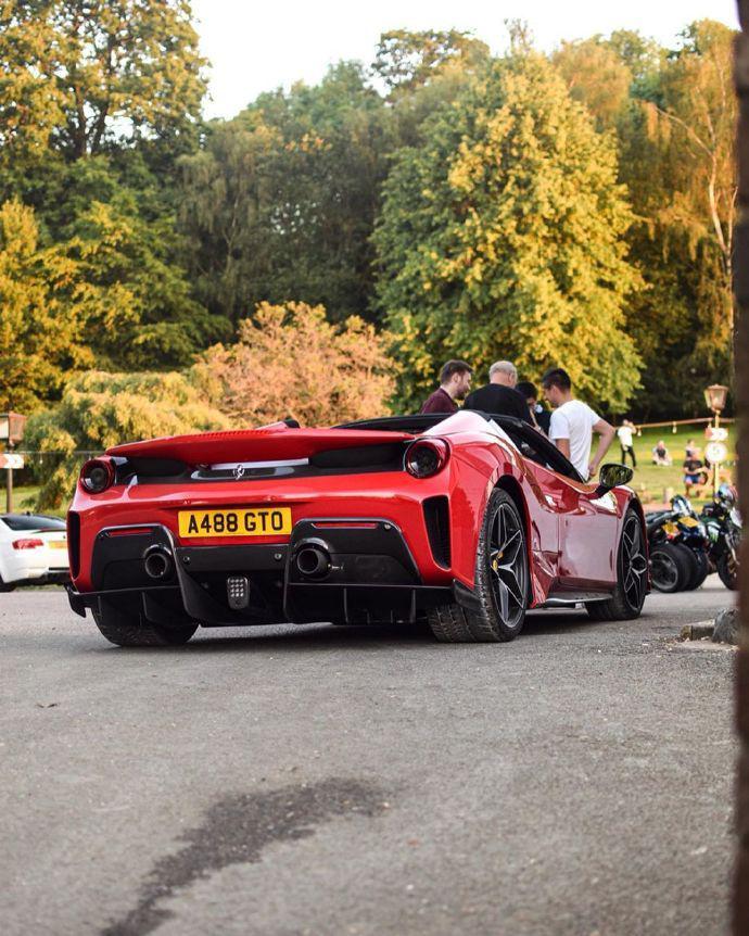 488Spider,488 Pista Spider 法拉利488 pista spider 有钱人的大玩具~诱惑力满分